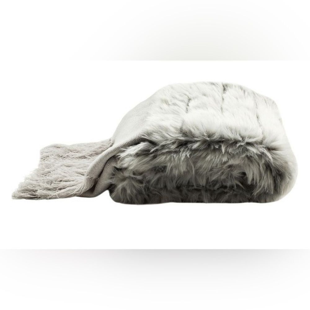 SAFAVIEH Faux Fur Alexi Bed Runner Fringed Throw. Grey. Brand New.
